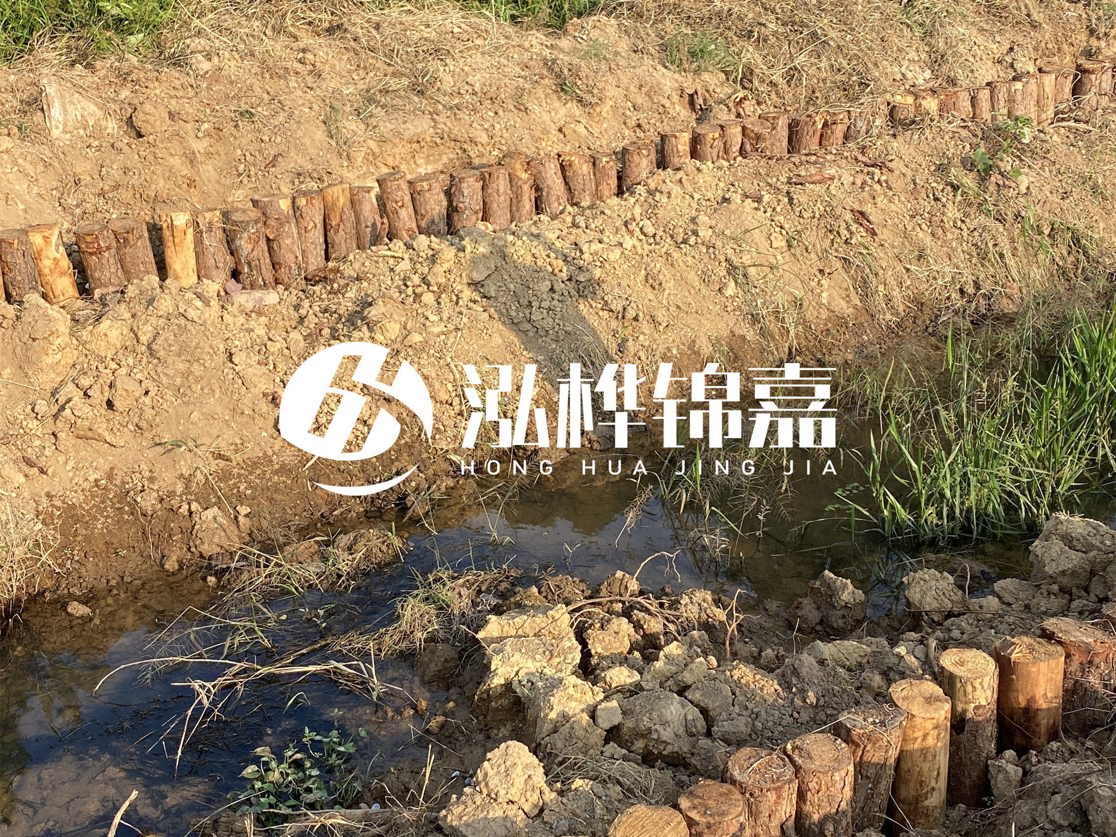 防汛木樁價(jià)格中的施工費(fèi)如何計(jì)算？水下打樁和陸地打樁費(fèi)用差異？